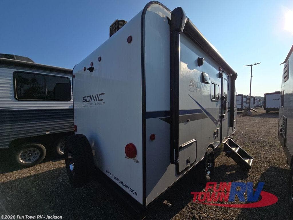 Used 2021 Venture RV Sonic Lite SL150VRB available in Jackson, Michigan