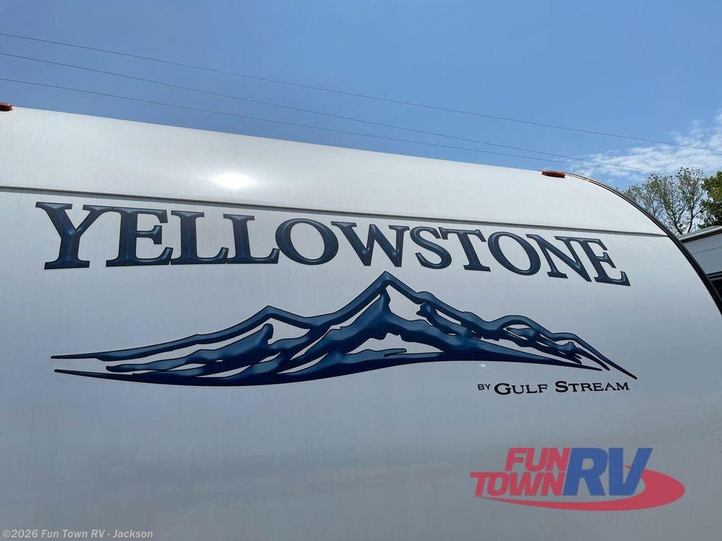 2025 Gulf Stream Yellowstone Classic 26BHG - New Travel Trailer For Sale by Fun Town RV - Jackson in Jackson, Michigan