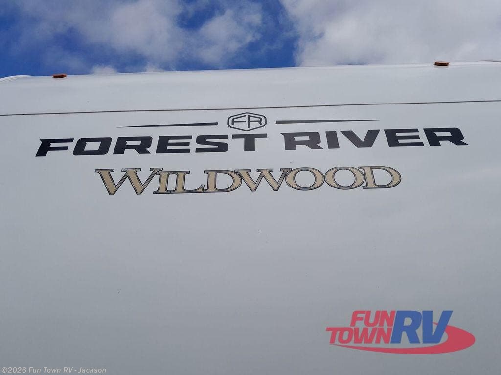 2025 Wildwood 31KQBTS by Forest River from Fun Town RV - Jackson in Jackson, Mississippi