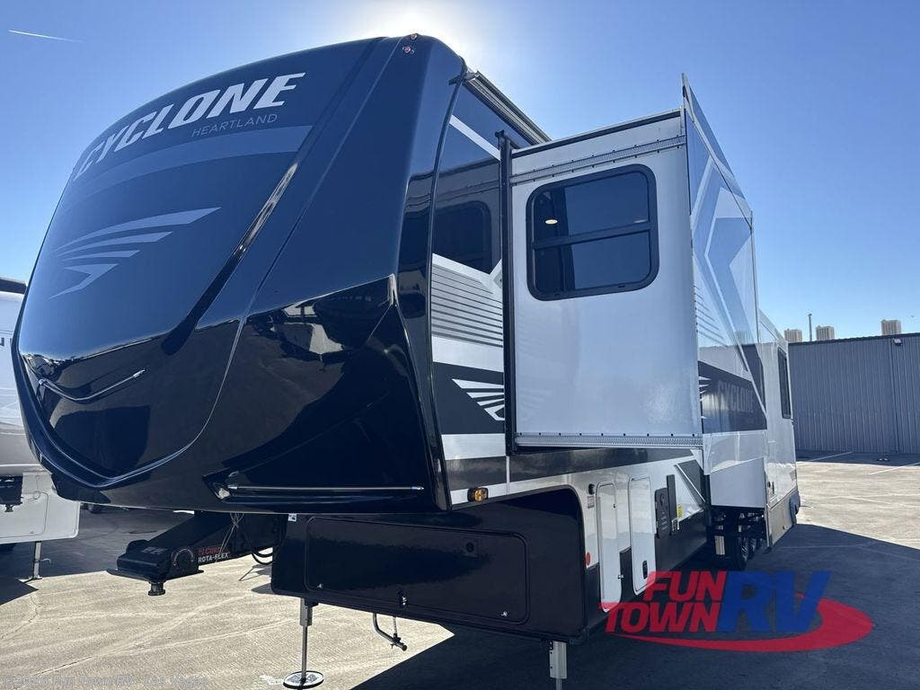New 2026 Heartland Cyclone 3914 available in Las Vegas, Nevada