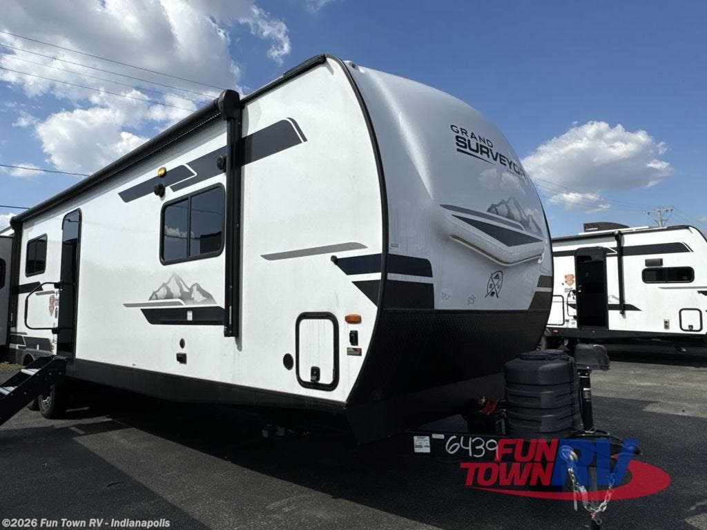 2024 Grand Surveyor 302RDBS by Forest River from Fun Town RV - Indianapolis in EDINBURGH, Indiana