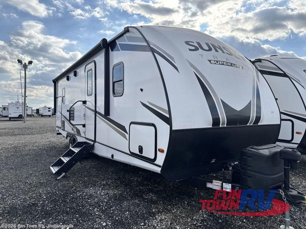 2023 Sunset Trail SS253RB by CrossRoads from Fun Town RV - Indianapolis in EDINBURGH, Indiana