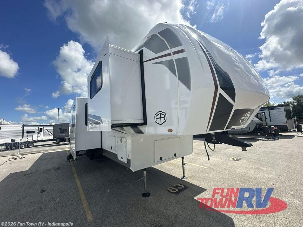 2026 Cardinal 35FL by Forest River from Fun Town RV - Indianapolis in EDINBURGH, Indiana