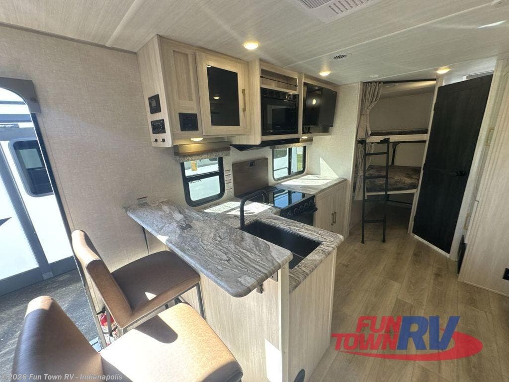 2024 Surveyor Legend 260BHLE by Forest River from Fun Town RV - Indianapolis in EDINBURGH, Indiana