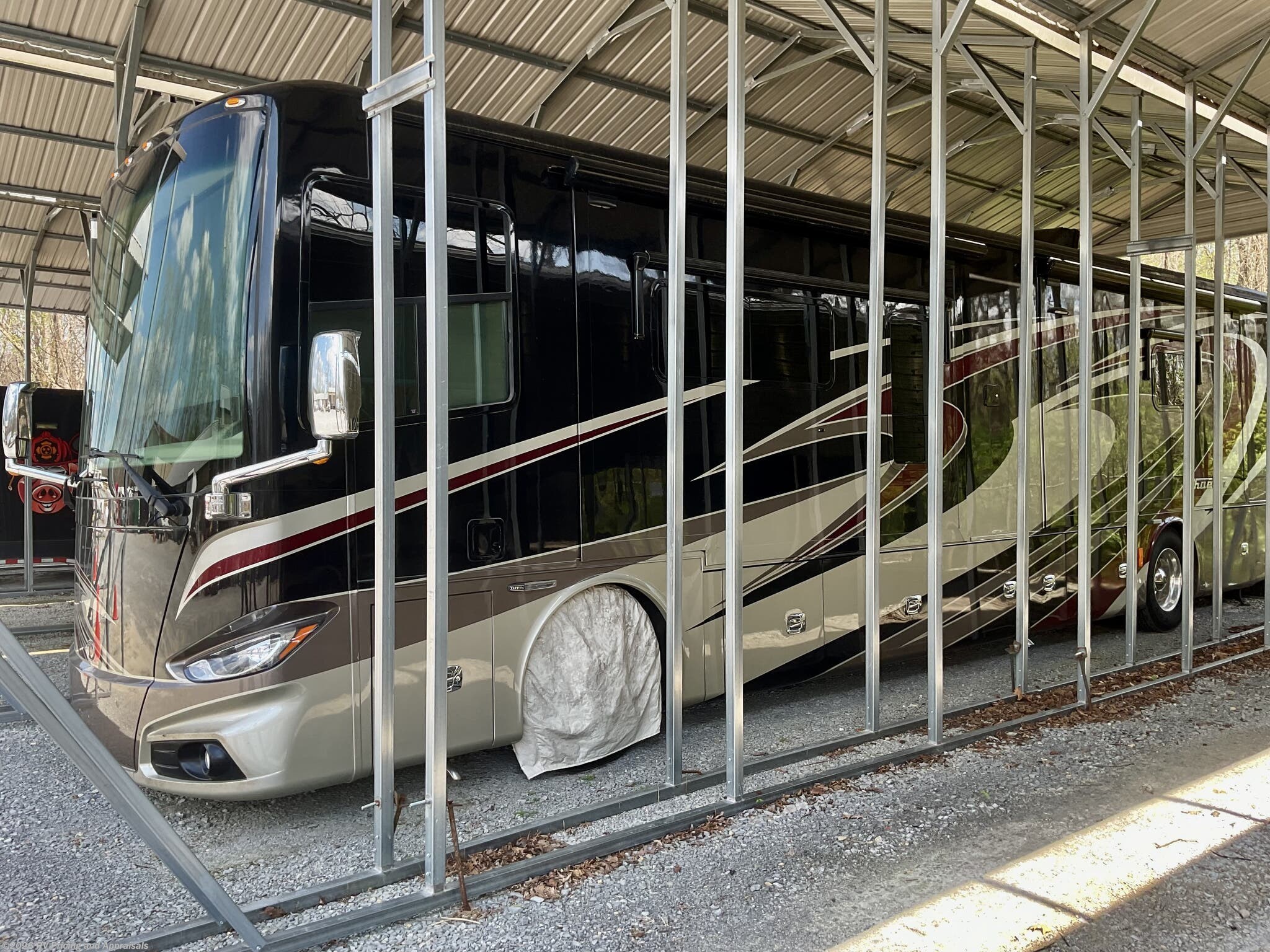 Used 2015 Tiffin Phaeton 40AH - Located in Nashville, Tennessee available in , Florida