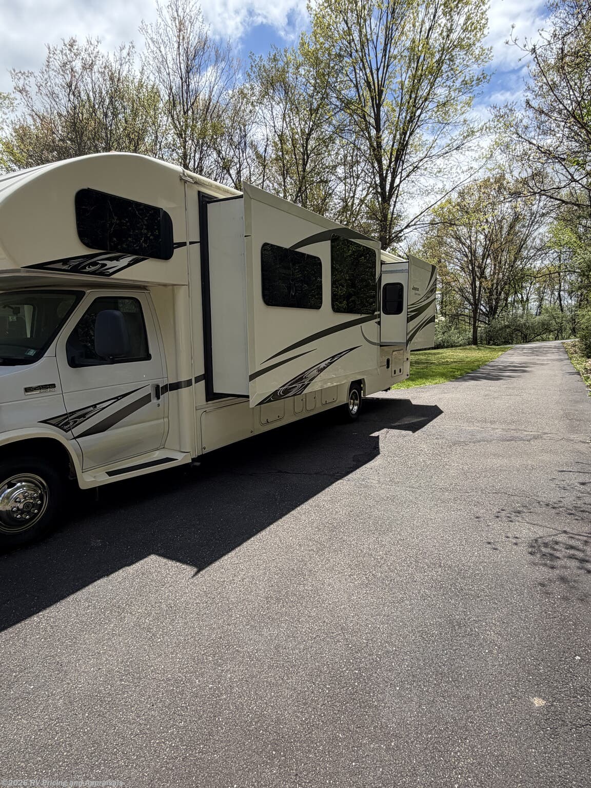 2017 Greyhawk 29MV LOCATED IN BLOOMSBURG PA 17815 by Jayco from RV Pricing and Appraisals in , Florida