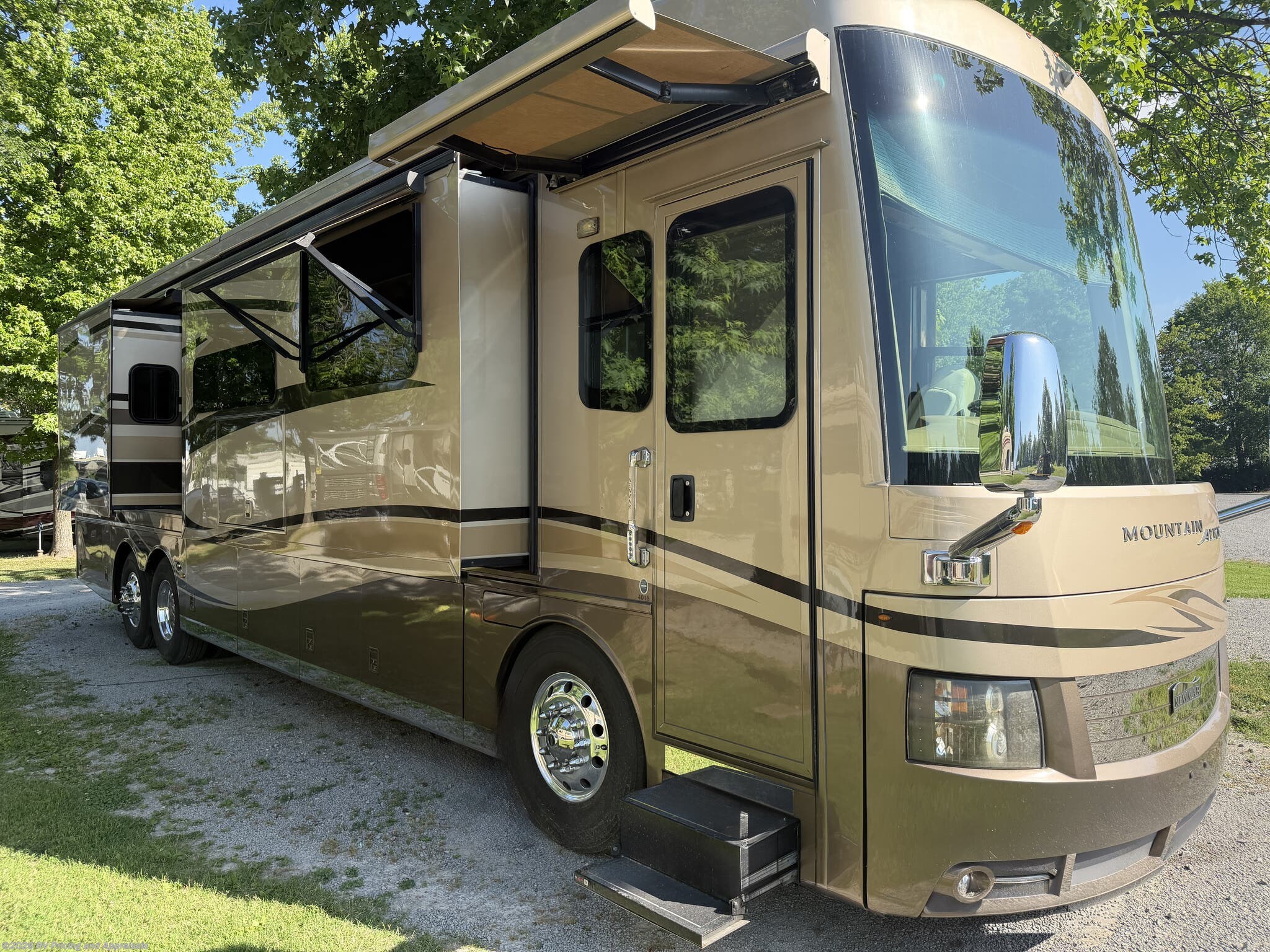 2019 Mountain Aire 4018 LOCATED IN IRVINE CA. by Newmar from RV Pricing and Appraisals in , Florida
