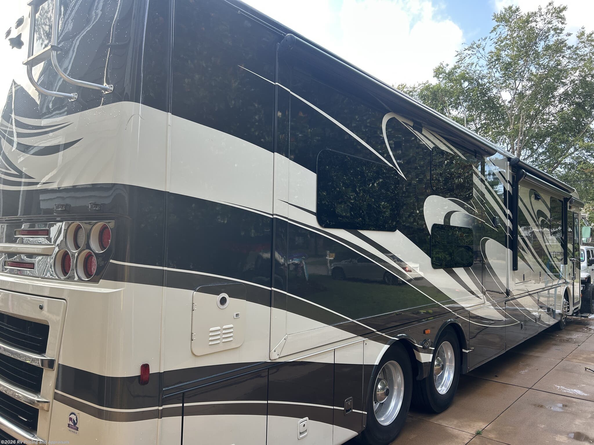 2014 Forest River Charleston 430BH LOCATED IN VIRGINA BEACH VA 23451 - Used Class A For Sale by RV Pricing and Appraisals in , Florida