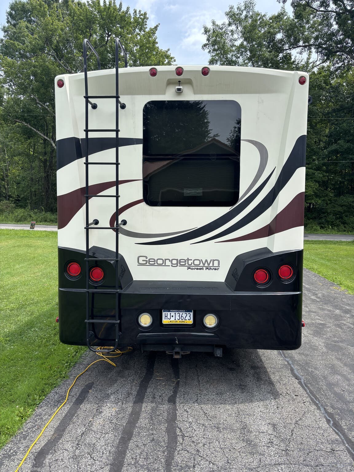 2016 Forest River Georgetown 351DS LOCATED IN MERCER PA 16137 - Used Class A For Sale by RV Pricing and Appraisals in , Florida features Water Heater, Kitchen Sink, Generator, DVD Player, Auxiliary Battery