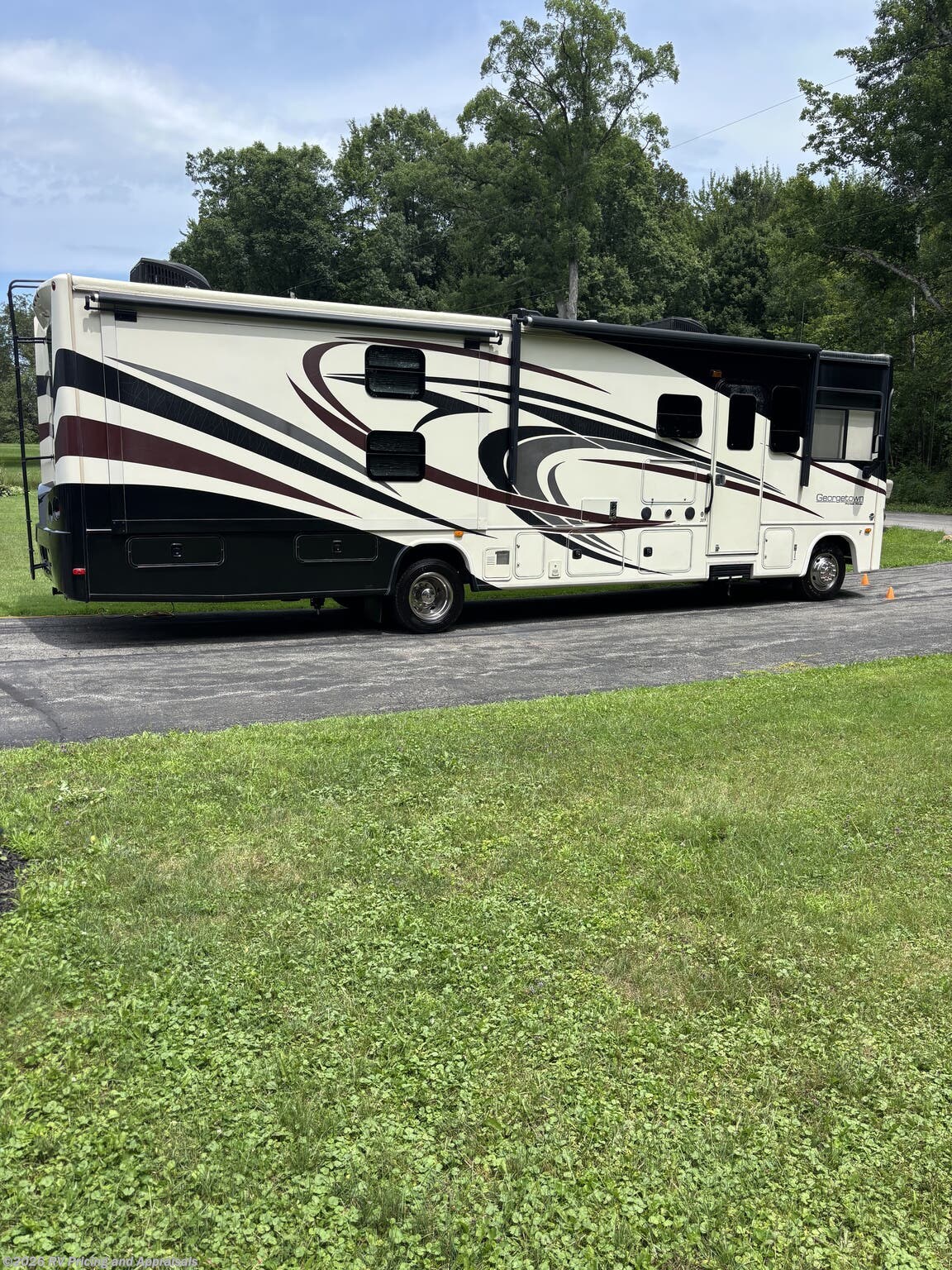 2016 Georgetown 351DS LOCATED IN MERCER PA 16137 by Forest River from RV Pricing and Appraisals in , Florida