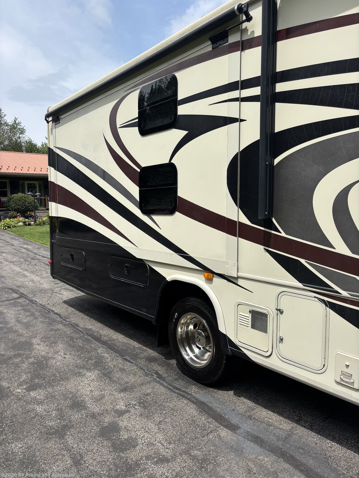 Used 2016 Forest River Georgetown 351DS LOCATED IN MERCER PA 16137 available in , Florida