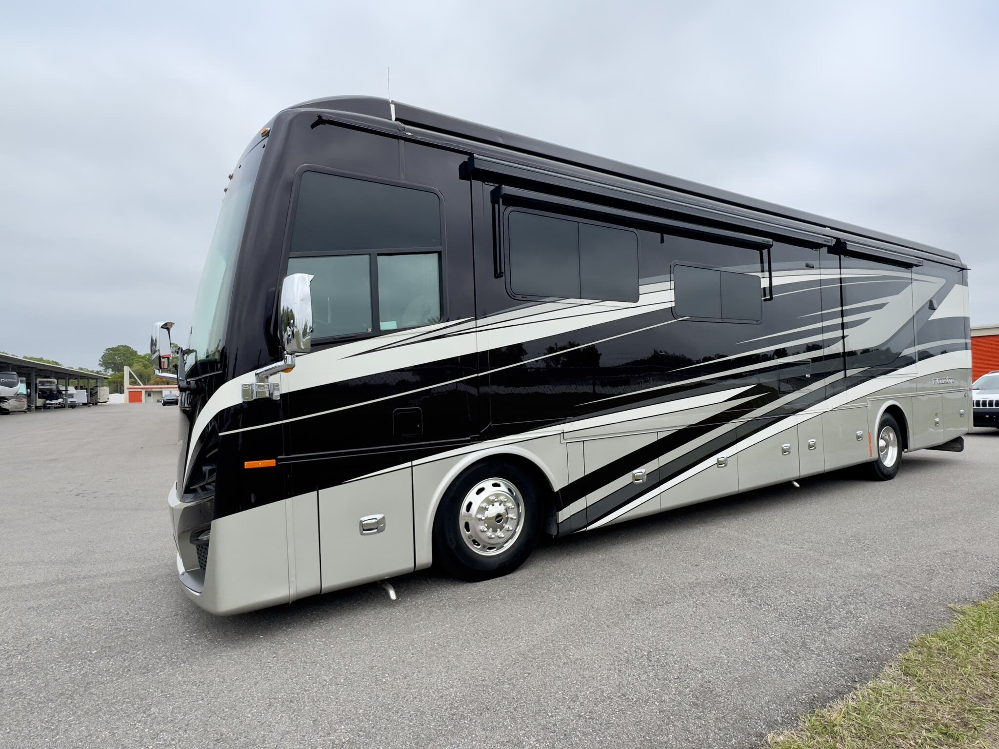 2022 Tiffin Phaeton 40 QBH LOCATED IN OCALA FLORIDA 34481 - Used Class A For Sale by RV Pricing and Appraisals in , Florida