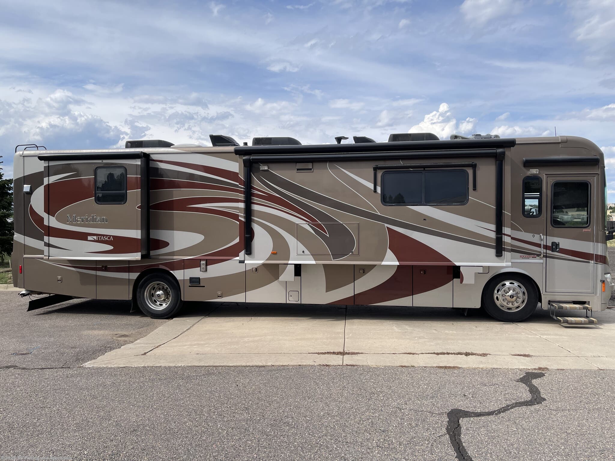 2012 Meridian 40 U LOCATED IN LITTLETON COLORADO by Itasca from RV Pricing and Appraisals in , Florida
