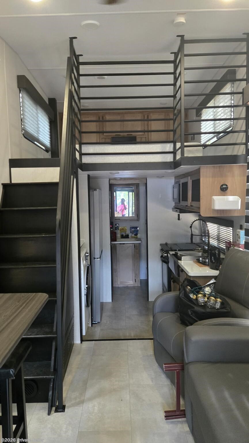 2024 Forest River Cherokee Timberwolf - Used Destination Trailer For Sale by For Sale By Owner in eutawville, South Carolina features Refrigerator, Washer/Dryer Combo, Stove, Oven, Microwave