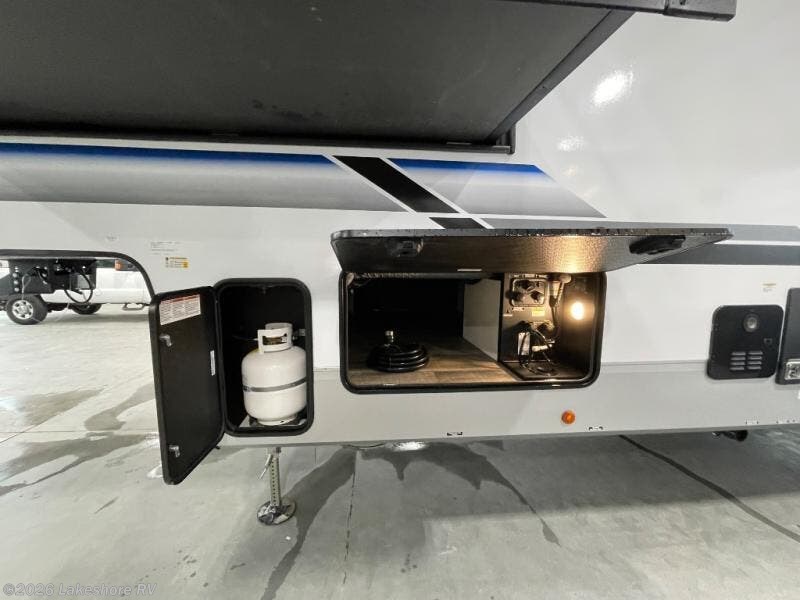 New 2025 Forest River Cherokee Arctic Wolf Suite 3250SUITE available in Muskegon, Michigan