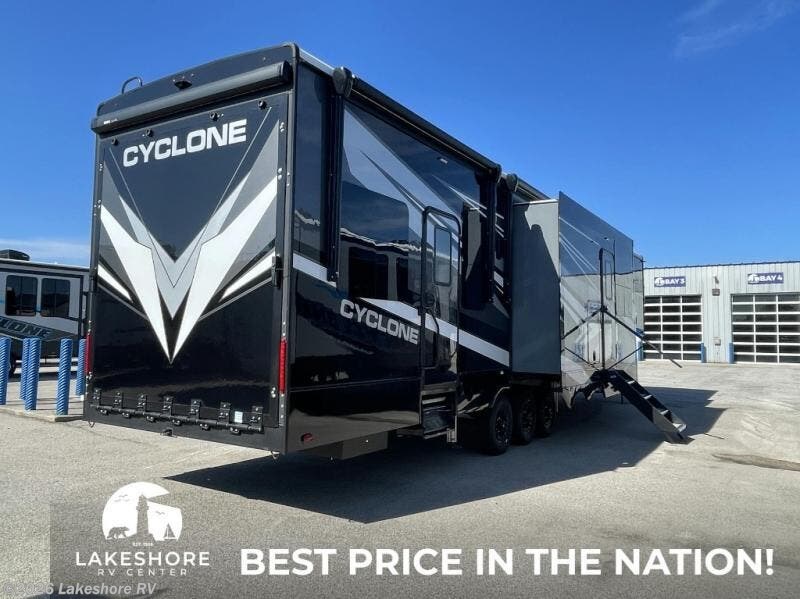 New 2025 Heartland Cyclone 4006 available in Muskegon, Michigan