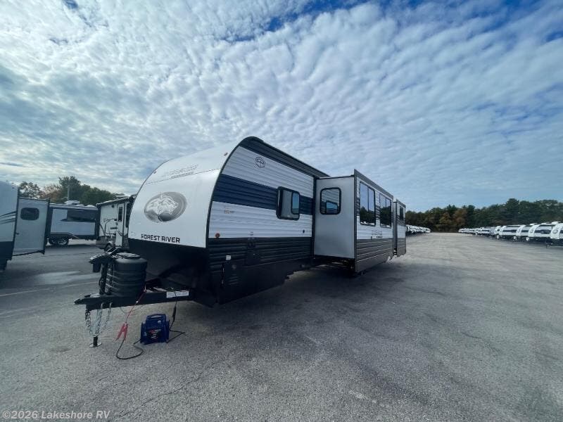 2026 Cherokee Wolf Den 301BH by Forest River from Lakeshore RV in Muskegon, Michigan