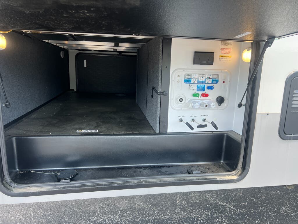 2023 Avenue 36BRM by Alliance RV from Lakeshore RV in Muskegon, Michigan