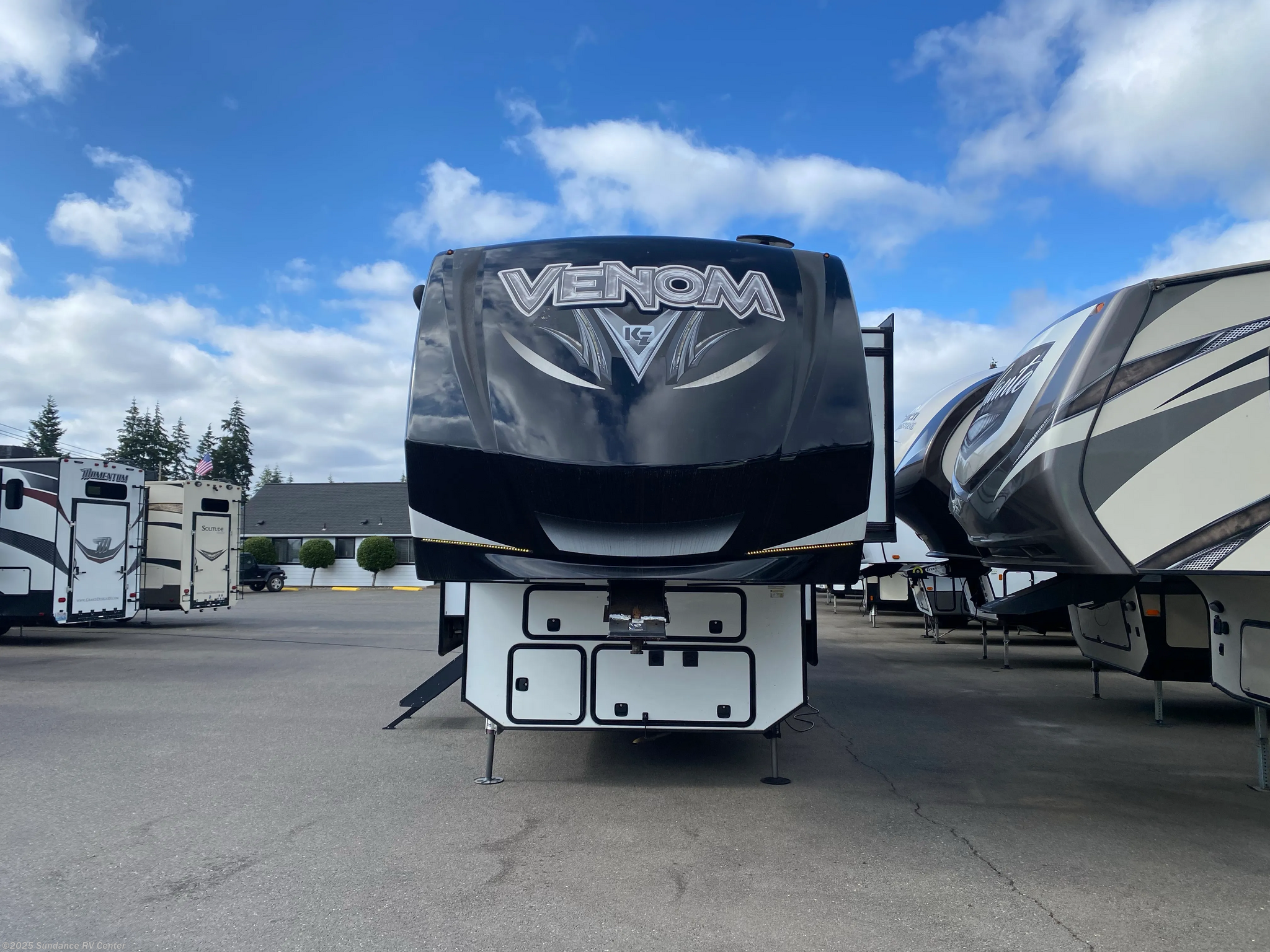 2018 K-Z Venom 4114TK - Used Toy Hauler For Sale by Sundance RV Center in Shelton, Washington features DVD Player, Oven, Refrigerator, Leveling Jacks, Ladder