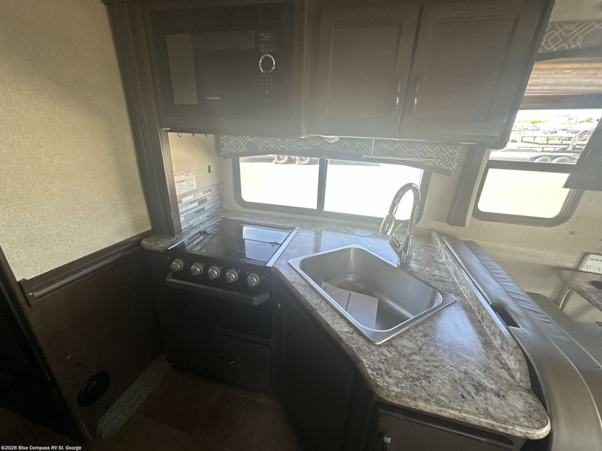 2019 Chateau 28Z by Thor Motor Coach from Blue Compass RV St. George in Hurricane, Utah