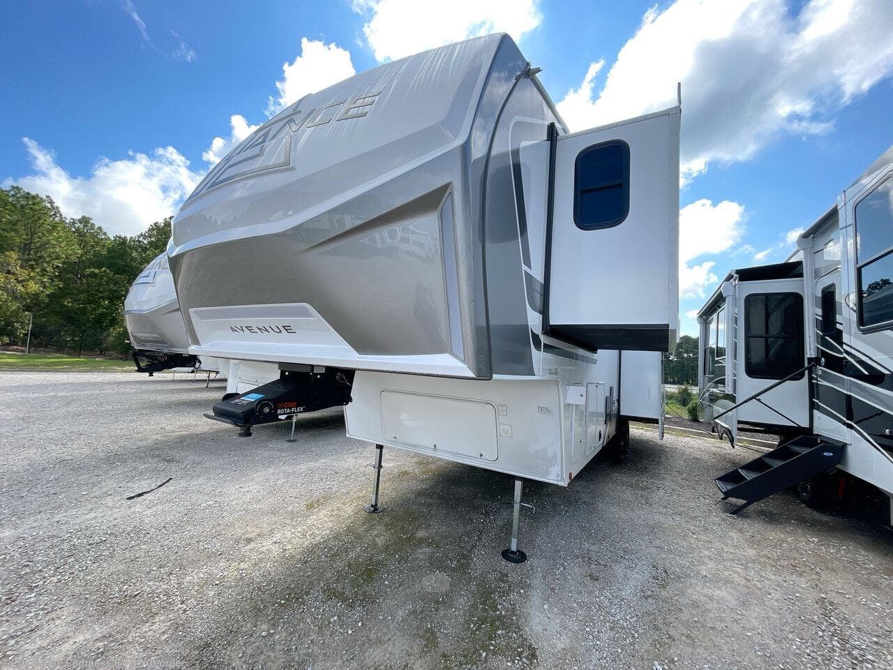 New 2027 Alliance RV Avenue 32RLS available in Hurricane, Utah