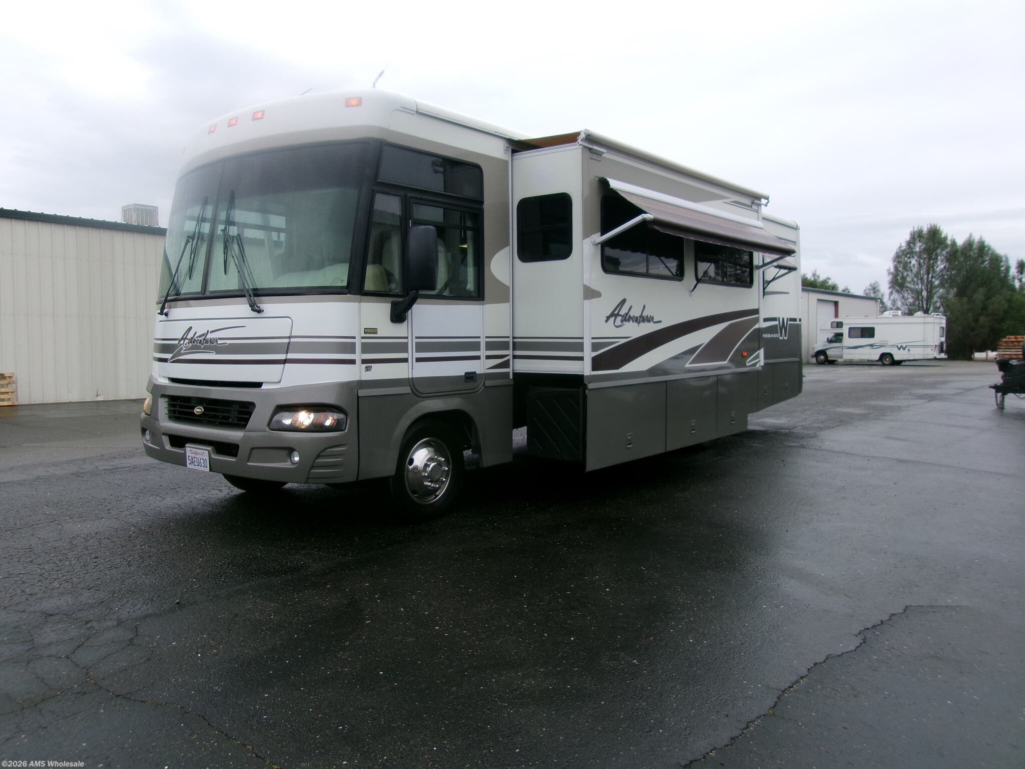 2003 Adventurer 31Y by Winnebago from AMS Wholesale in Placerville, California