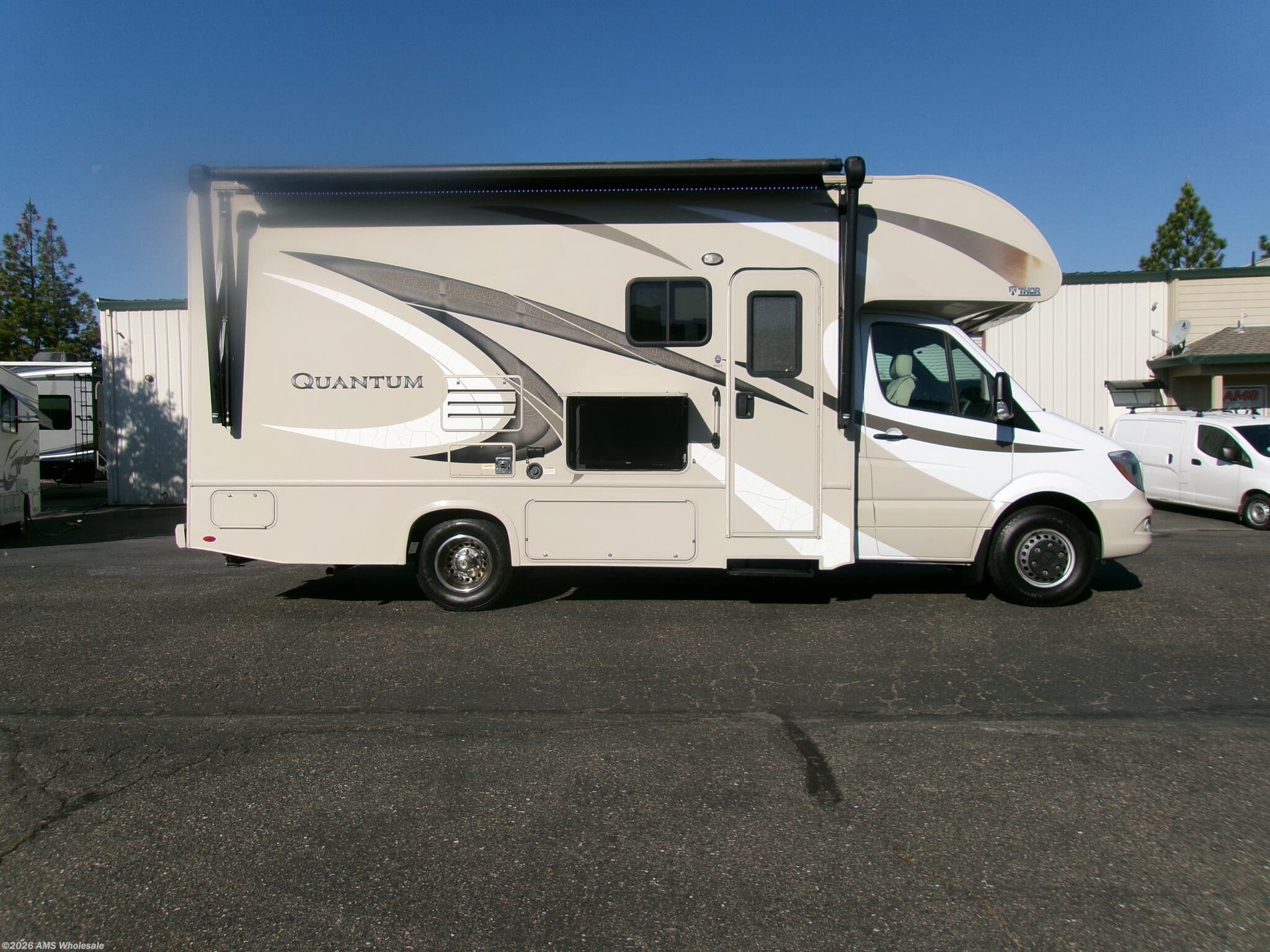2017 Quantum KM24 by Thor Motor Coach from AMS Wholesale in Placerville, California
