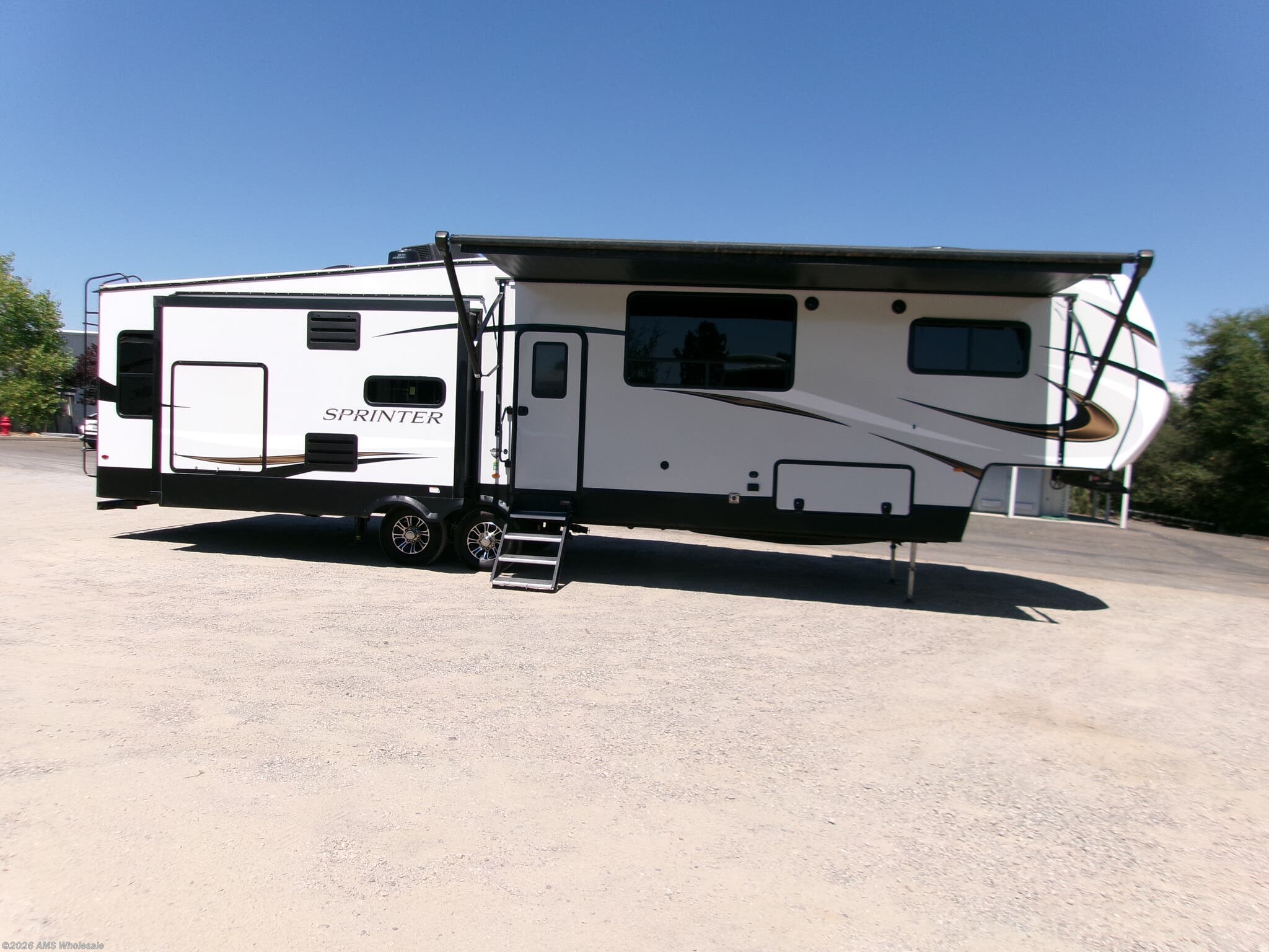 2022 Keystone Sprinter Limited 3570LFT - Used Fifth Wheel For Sale by AMS Wholesale in Placerville, California