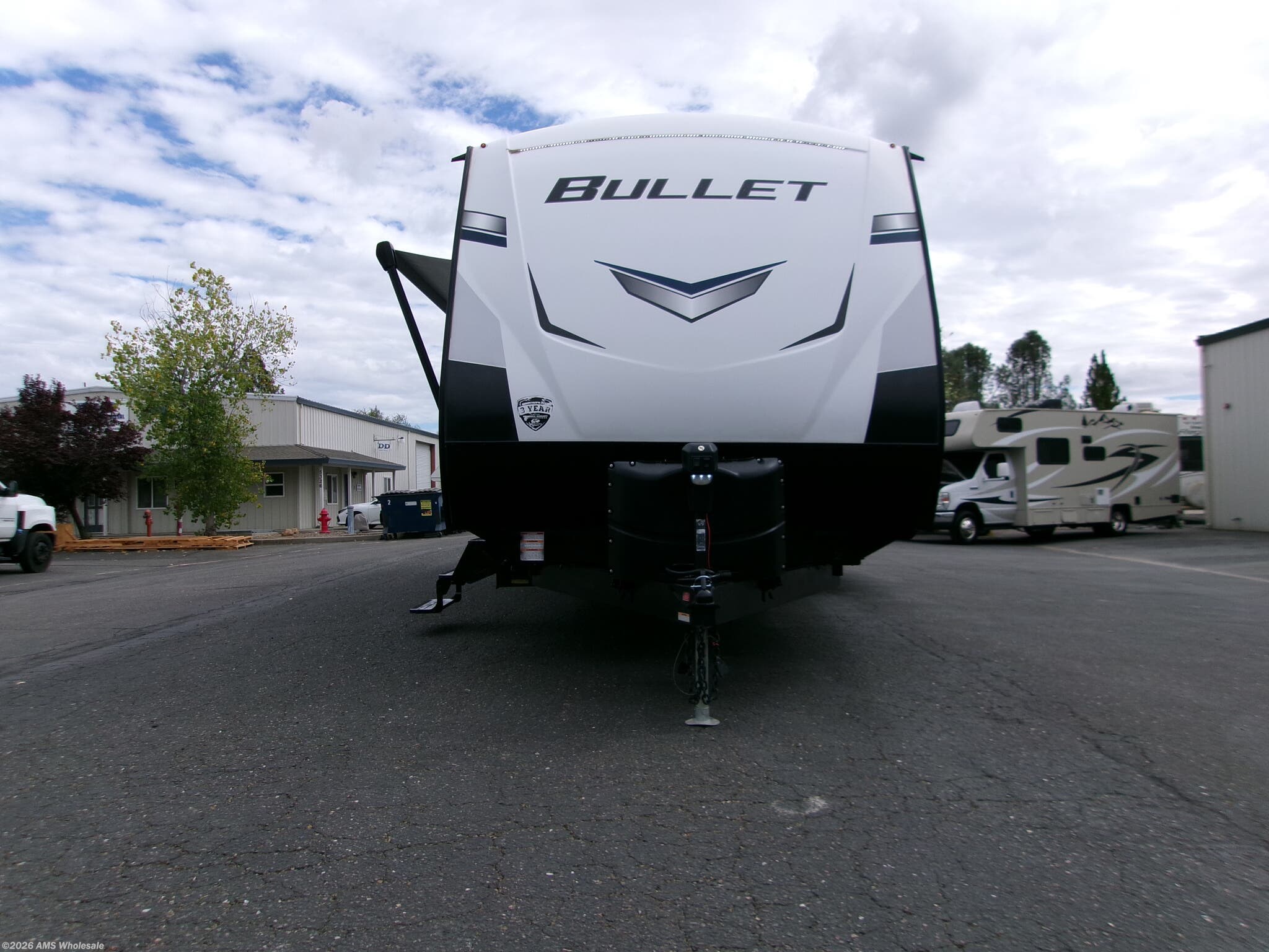 2022 Keystone Bullet 312BHS - New Travel Trailer For Sale by AMS Wholesale in Placerville, California features Queen Bed, Dinette, Shower, Refrigerator, Microwave
