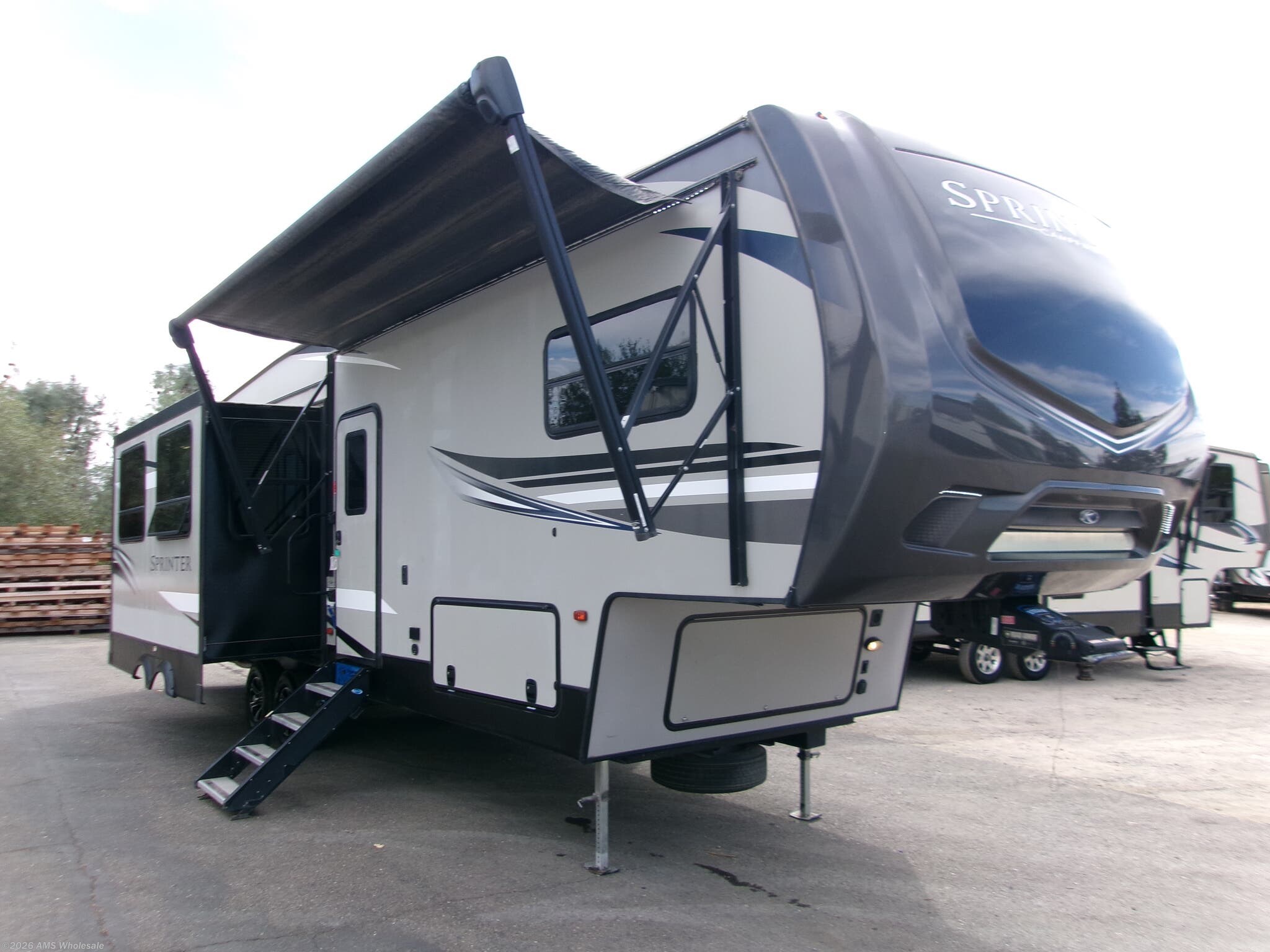 2020 Keystone Sprinter Campfire 32FWBH - Used Fifth Wheel For Sale by AMS Wholesale in Placerville, California features 50 Amp Service, Furnace, Hitch, Converter, Bunk Beds