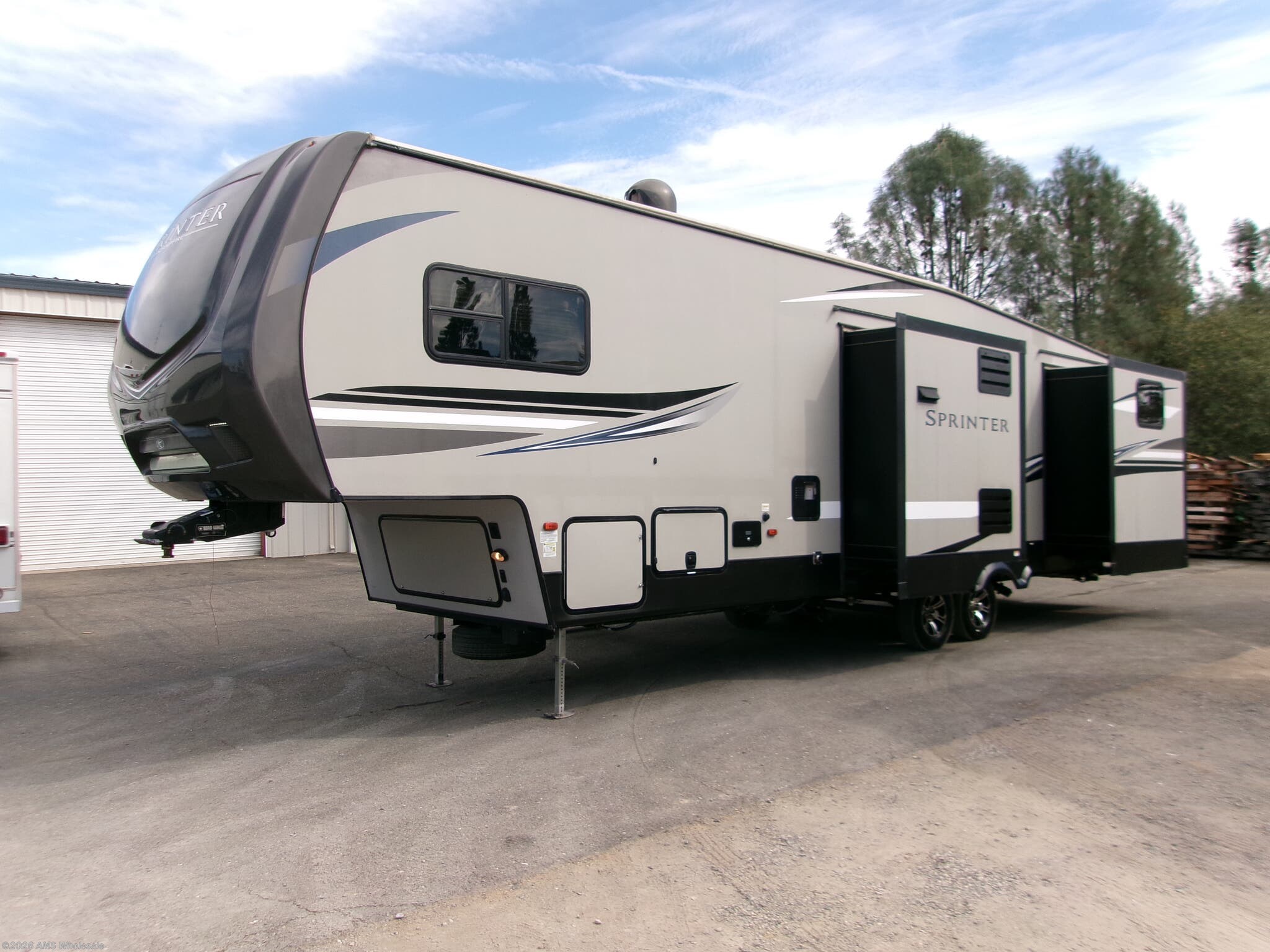 Used 2020 Keystone Sprinter Campfire 32FWBH available in Placerville, California