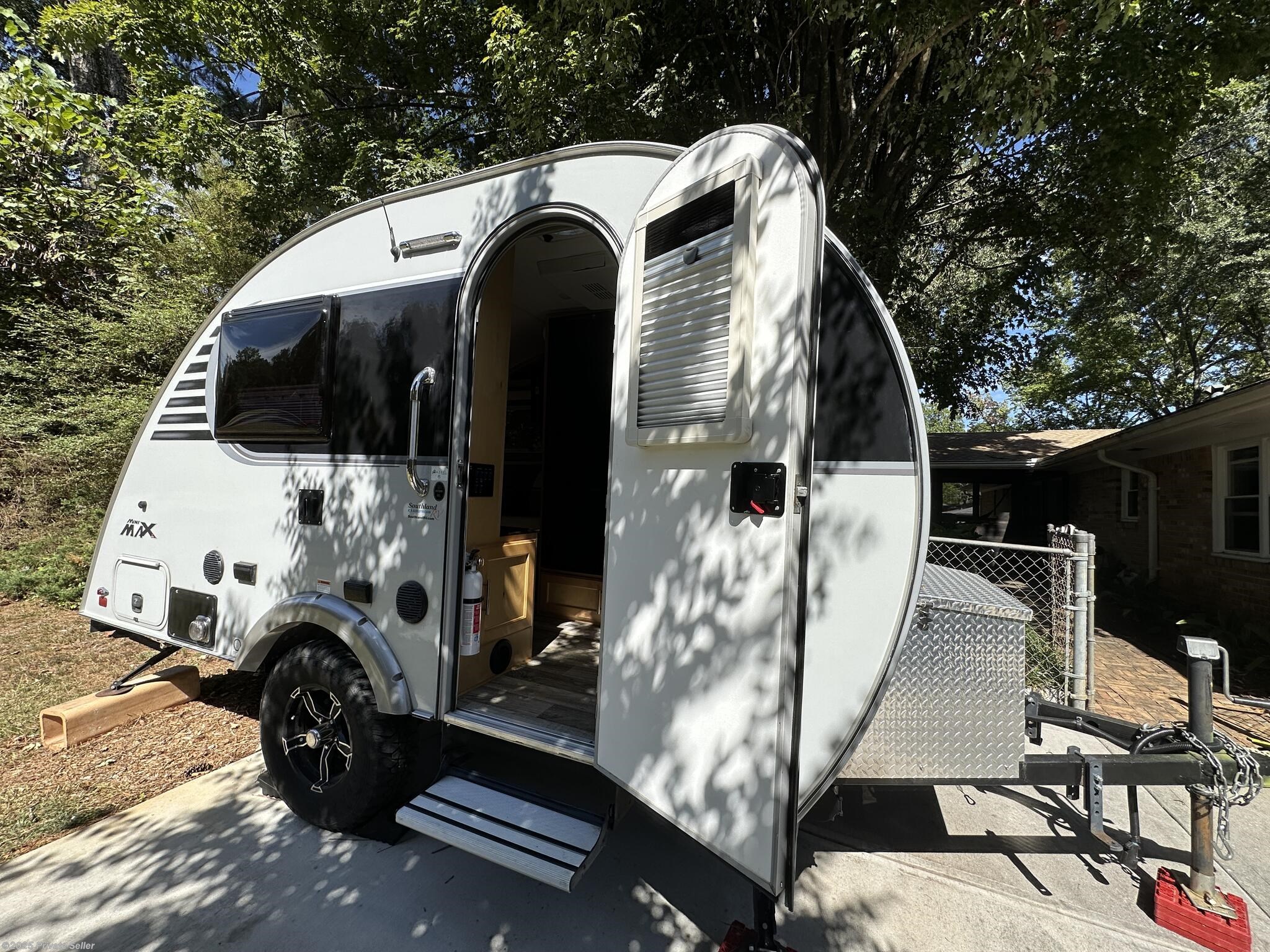 2022 Little Guy Mini Max - Used Travel Trailer For Sale by For Sale By Owner in TUCKER, Georgia features Sewer Hose & Carrier, Fire Extinguisher, Furnace, Solar Panels, Backup Camera