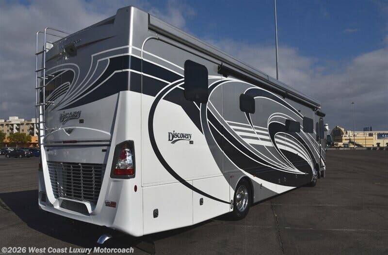 2024 Fleetwood Discovery LXE - Used Class A For Sale by West Coast Luxury Motorcoach in Orange, California