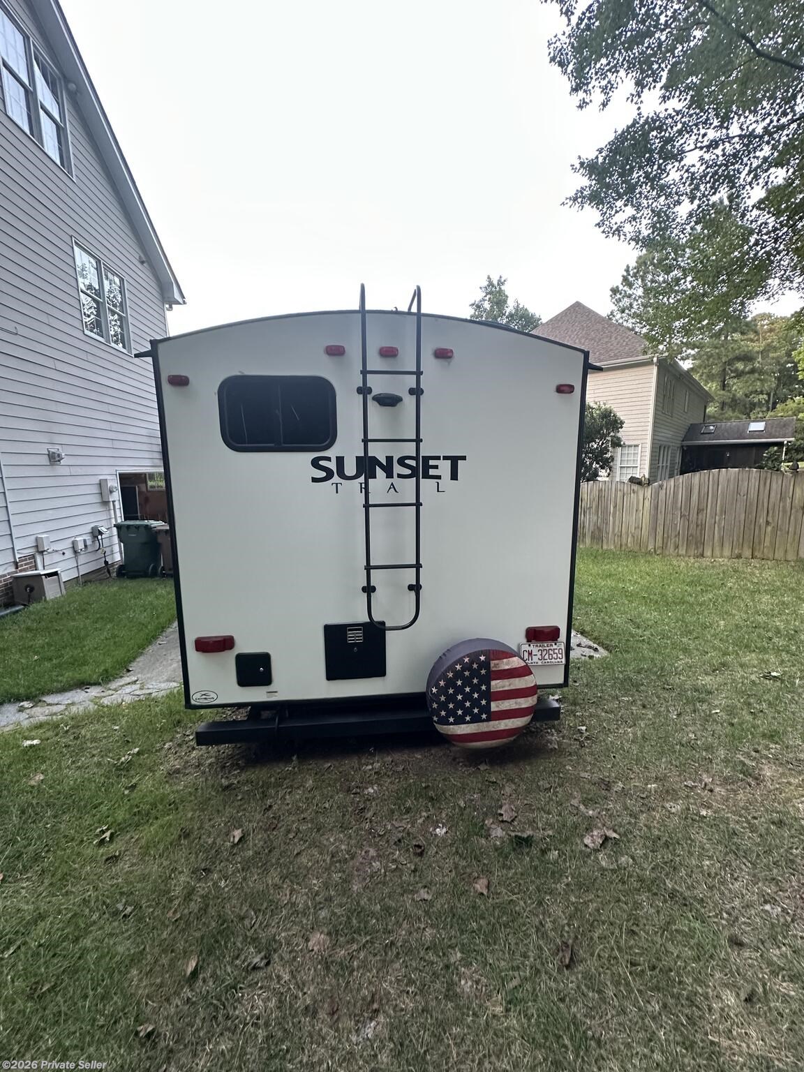 2020 CrossRoads Sunset Trail 272BH - Used Travel Trailer For Sale by For Sale By Owner in Cary, North Carolina features Non-Smoking Unit, Smoke Detector, Aluminum Entrance Steps, Sofa Bed, Stove