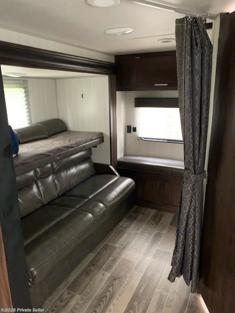 2019 Forest River Cherokee Grey Wolf 27DBS - Used Travel Trailer For Sale by For Sale By Owner in Conroe, Texas