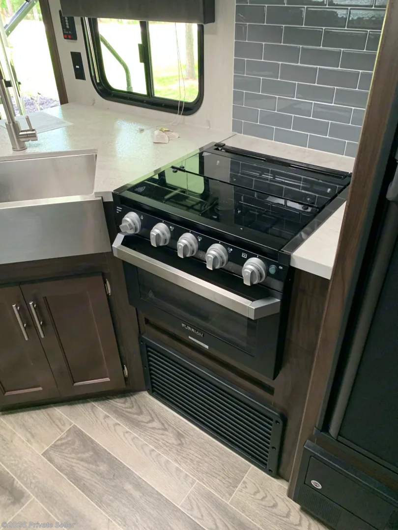 Used 2019 Forest River Cherokee Grey Wolf 27DBS available in Conroe, Texas