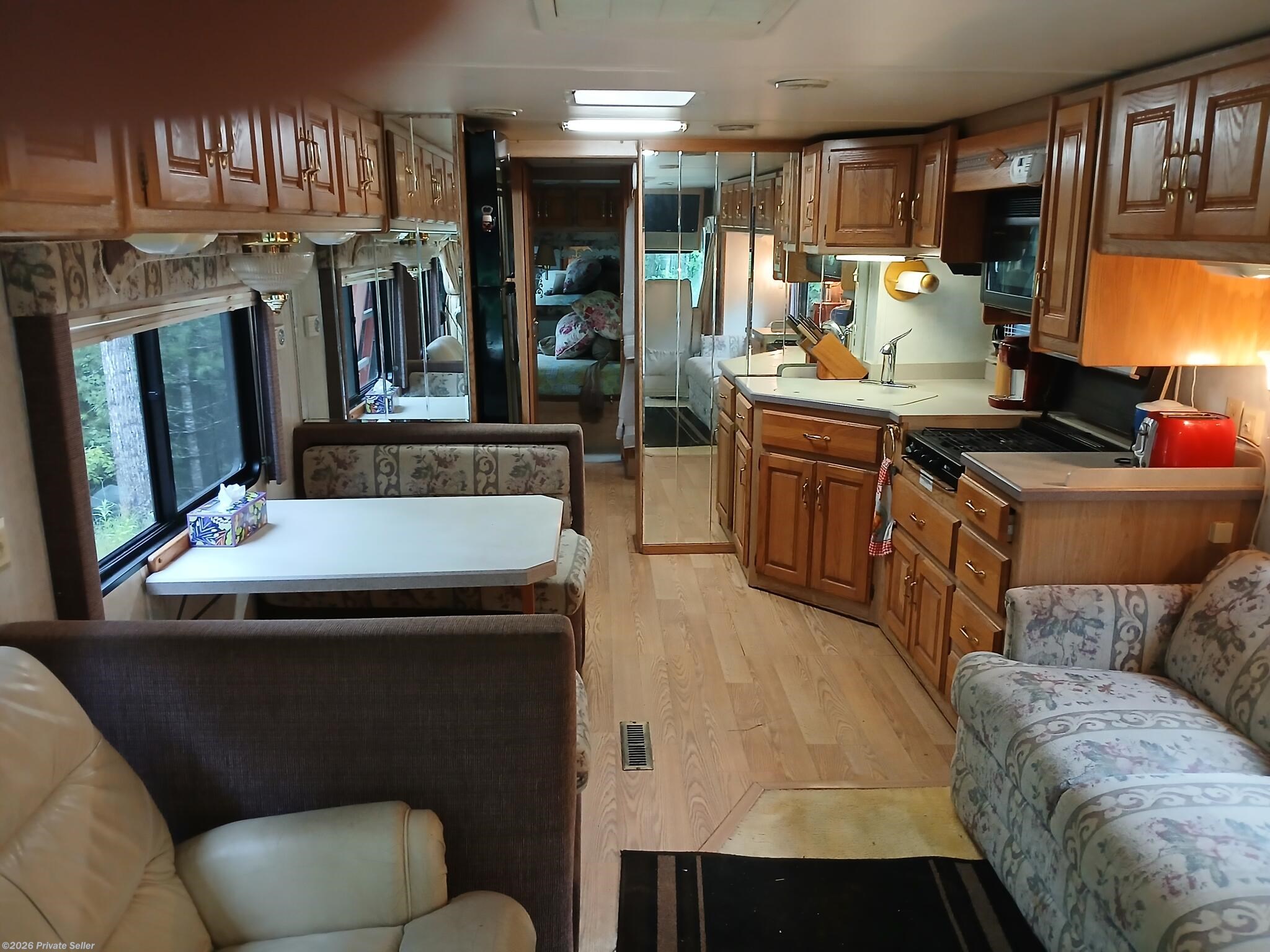 1999 Holiday Rambler Endeavor 35WDS - Used Class A For Sale by For Sale By Owner in Blairsville, Georgia