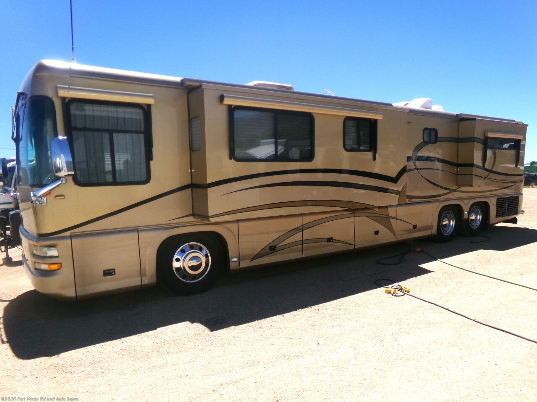 2005 Foretravel U320 - Used Class A For Sale by Fort Verde RV and Auto Sales in Camp Verde, Arizona