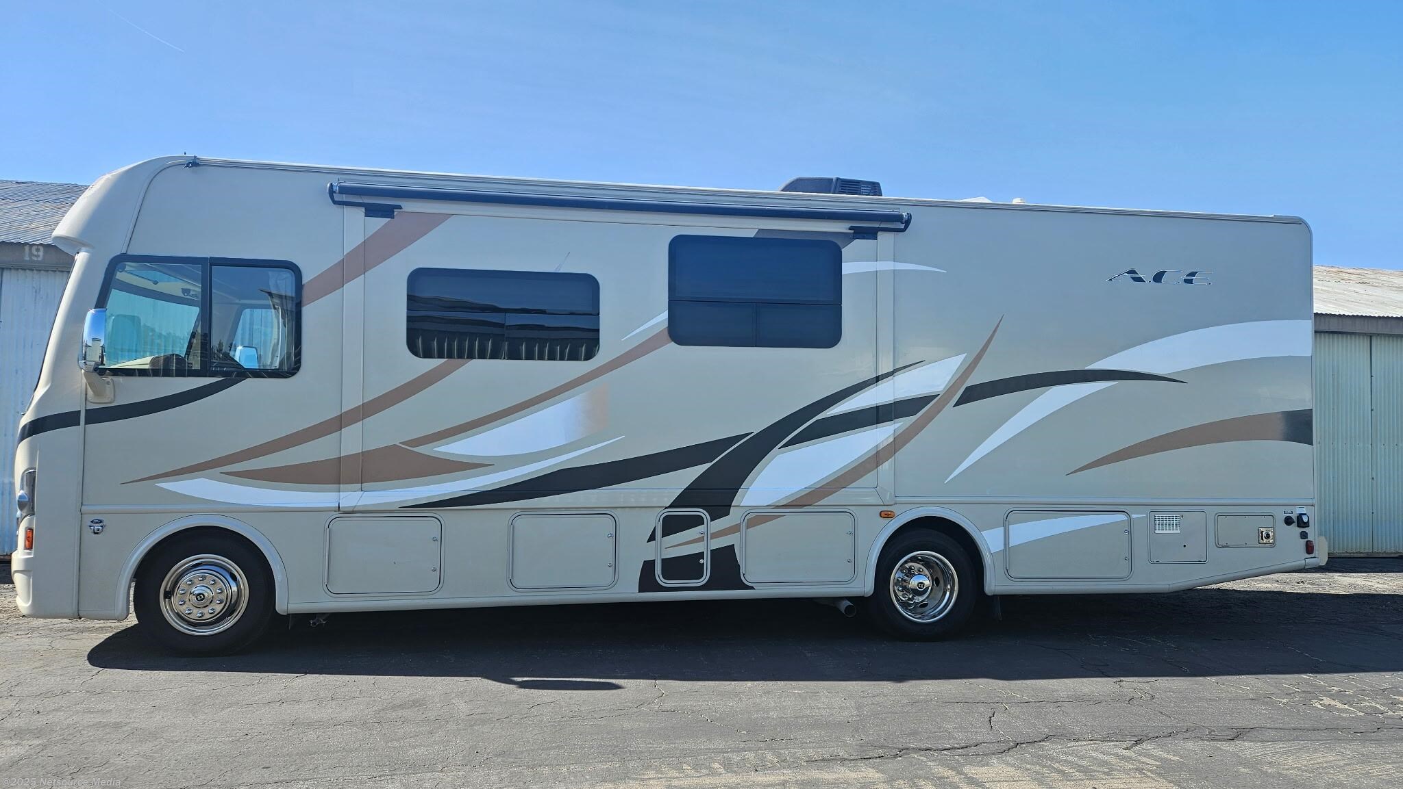 2016 Thor Motor Coach A.C.E. 30.1 - Used Class A For Sale by For Sale By Owner in San Diego, California features Refrigerator, Surround Sound System, Vanity, Inverter, Exterior Speakers