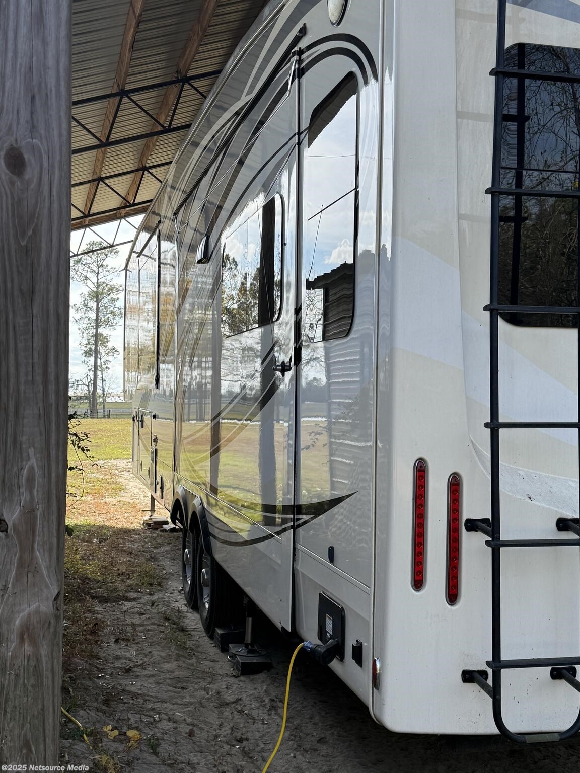 2017 Jayco Pinnacle - Used Fifth Wheel For Sale by For Sale By Owner in Reidsville, Michigan