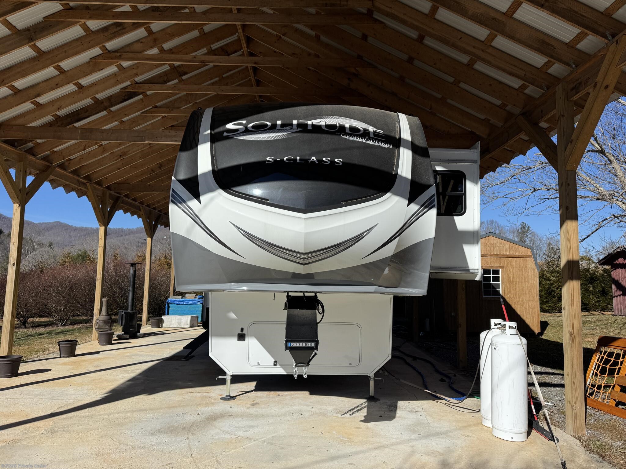 2022 Grand Design Solitude 3950BH-R - Used Fifth Wheel For Sale by For Sale By Owner in Burnsville, North Carolina