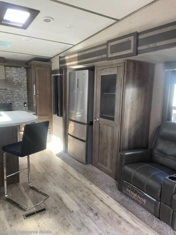2020 Keystone Sprinter Limited 3551FWMLS  Premium Thermal Package - Used Fifth Wheel For Sale by For Sale By Owner in heber, Arizona