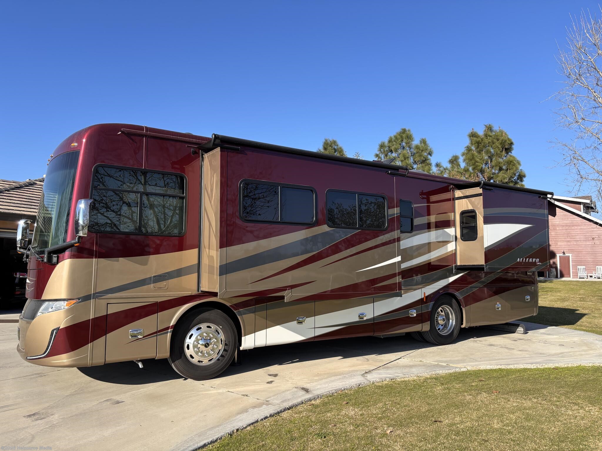 2018 Tiffin Allegro Red 33AA - Used Class A For Sale by For Sale By Owner in Bakersfield, California features Generator, Enclosed Water Tank, Microwave, Blu-Ray Player, Water Heater