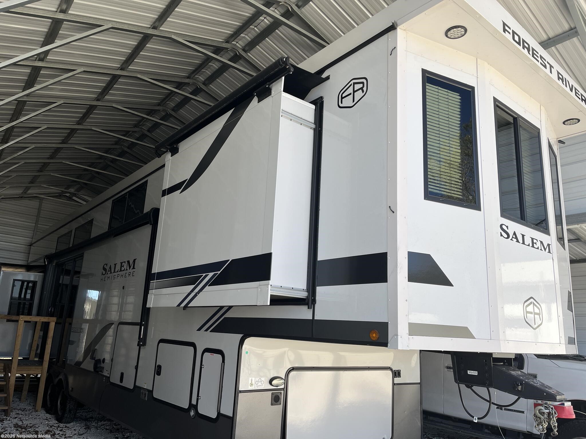 2025 Forest River Salem Hemisphere Roost 43 - Used Fifth Wheel For Sale by For Sale By Owner in Parrish, Florida