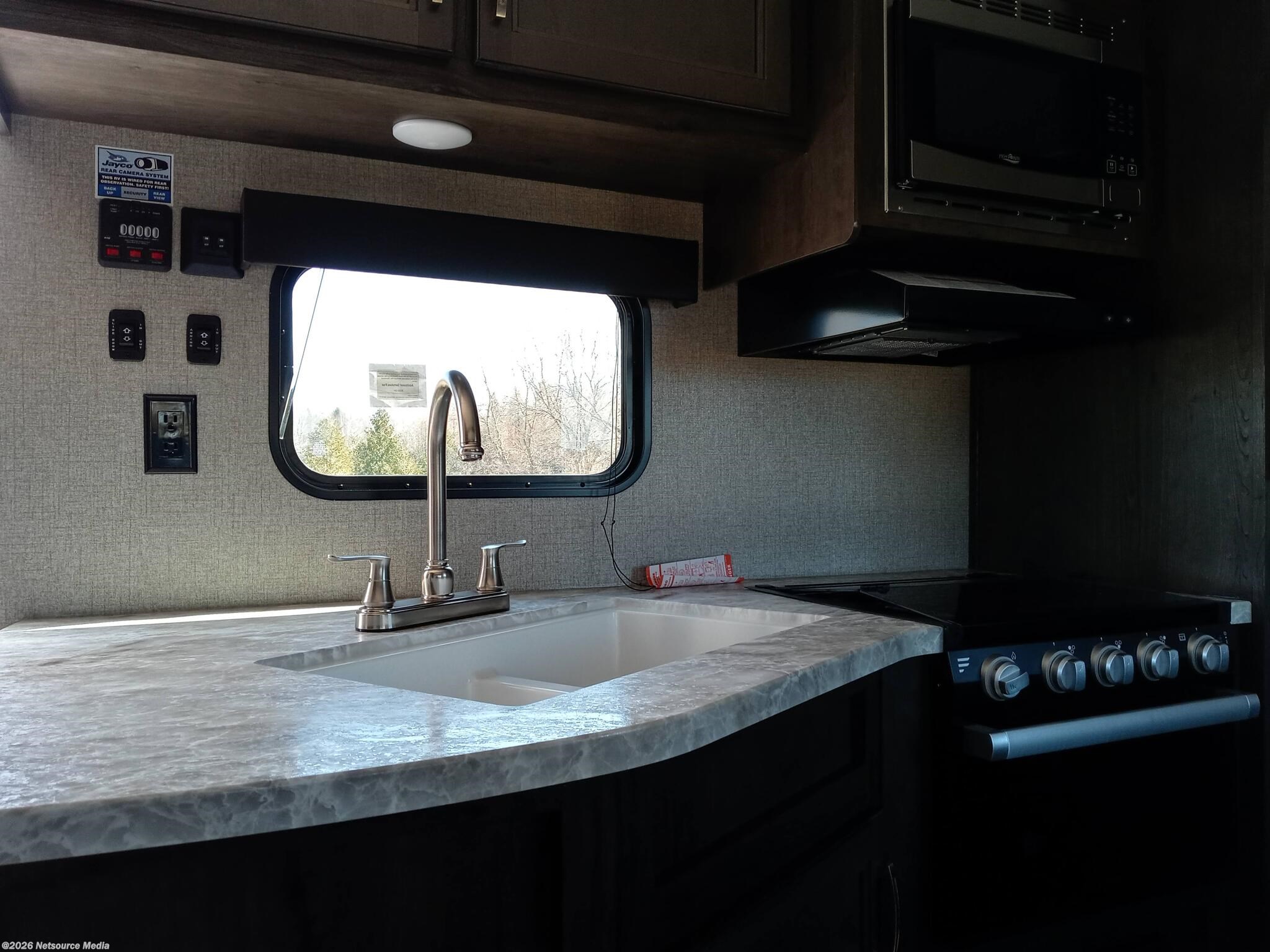 2021 Jayco Jay Flight Bh - Used Travel Trailer For Sale by For Sale By Owner in Pound, Wisconsin