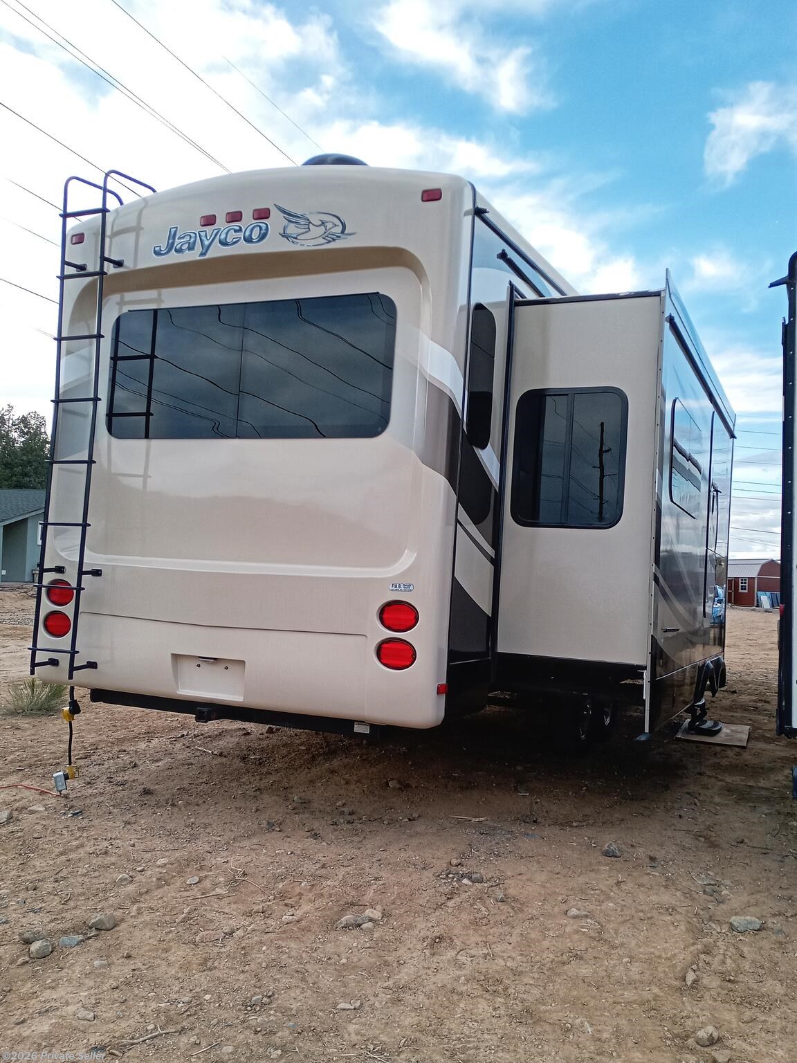 2015 Pinnacle 31RETS by Jayco from For Sale By Owner in Presccott, Arizona