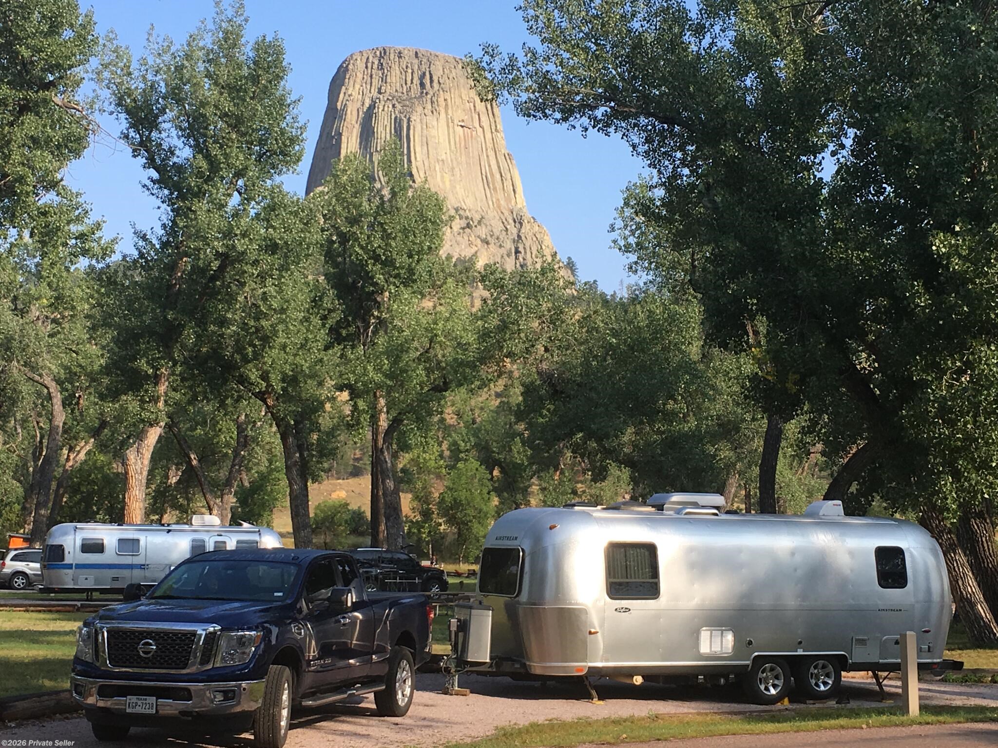 2005 Airstream Safari SE Rear Bedroom Queen - Used Travel Trailer For Sale by For Sale By Owner in DALLAS, Texas features Furnace, Water Heater, Smoke Detector, TV Antenna, LED HDTV