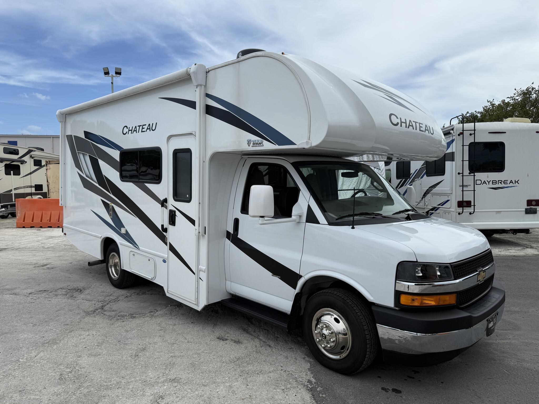 Used 2024 Thor Motor Coach Chateau available in doral, Florida