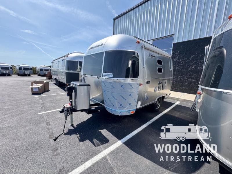 New 2026 Airstream Caravel 16RB available in Lebanon, Indiana