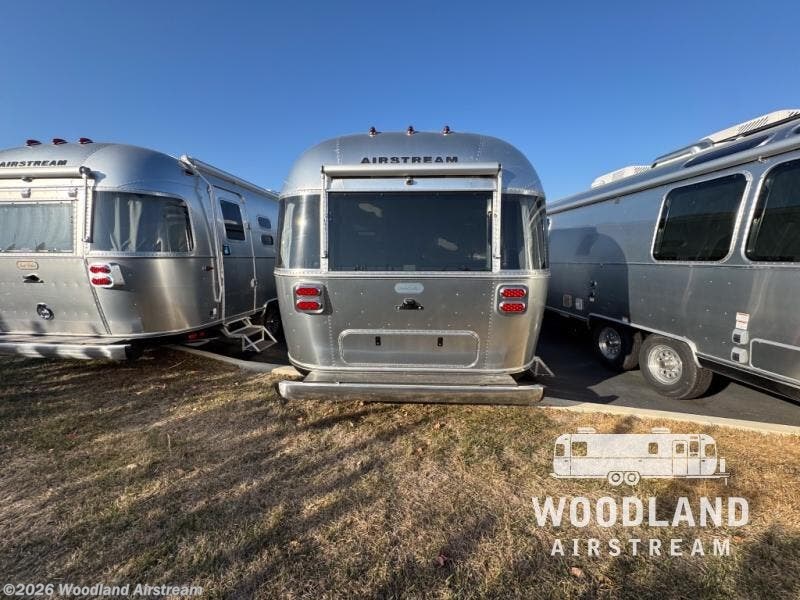2026 Globetrotter 25FB Twin by Airstream from Woodland Airstream in Lebanon, Indiana